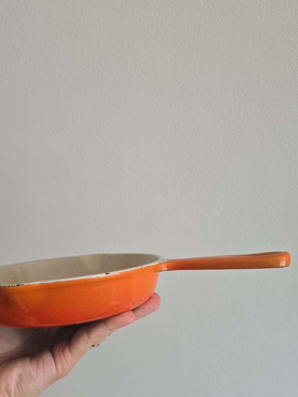 Vintage Le Creuset Orange Enameled Cast Iron Skillet - 16 - Picture 6 of 7